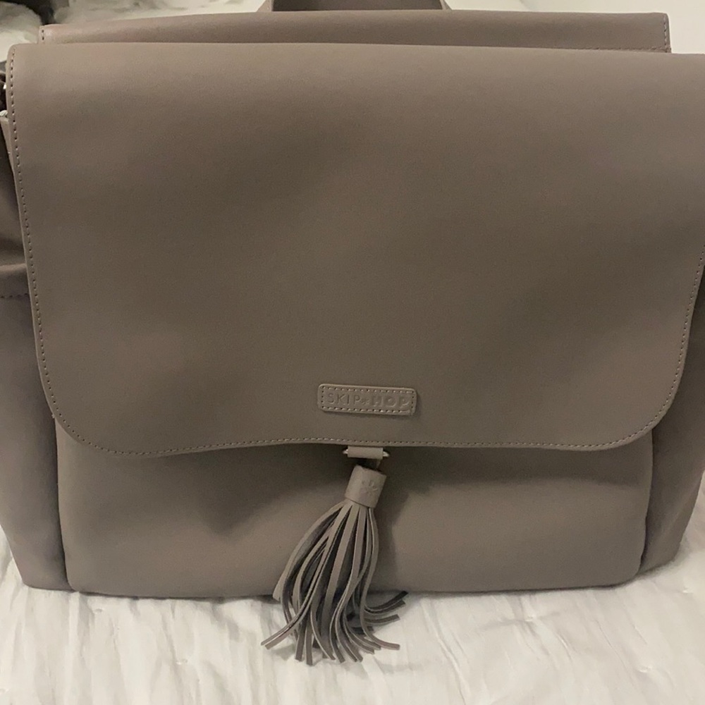 LIKE NEW SkipHop Greenwich Diaper Bag